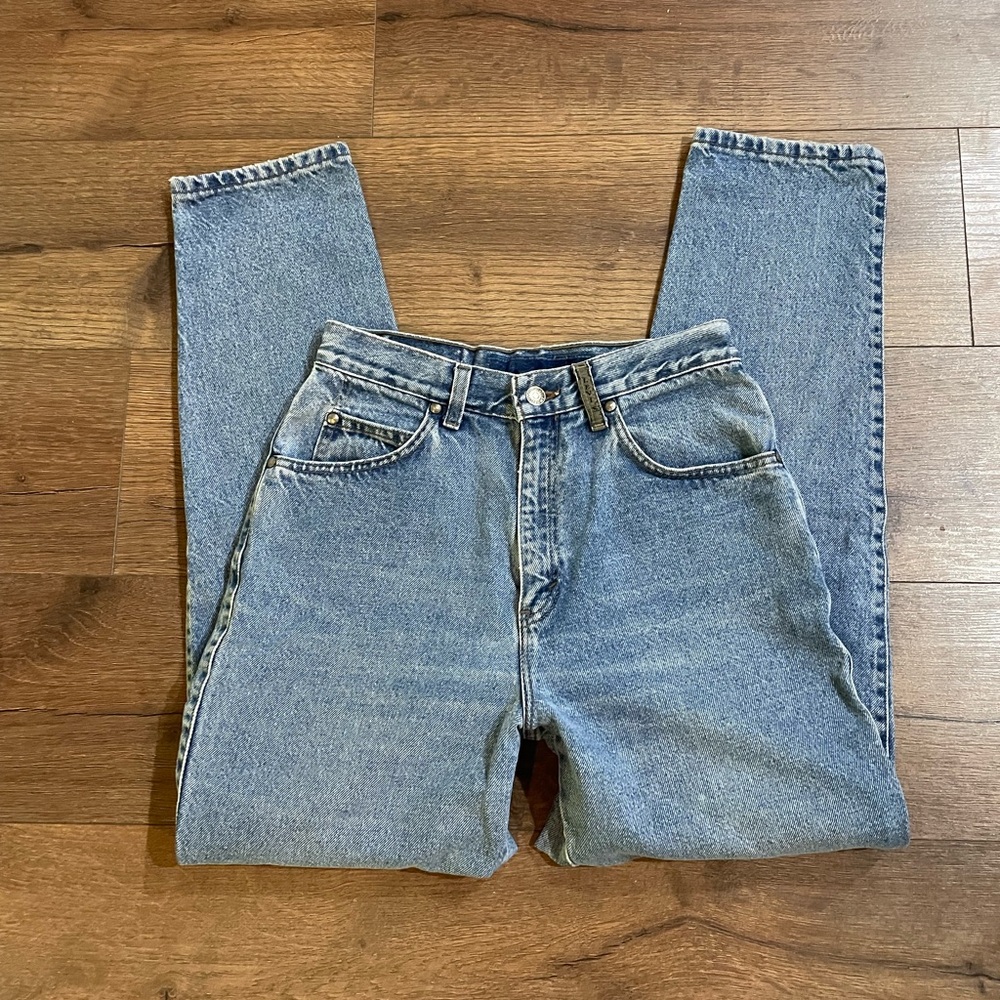 Vintage 90s Levi’s High Rise Tapered Leg in Light Wash